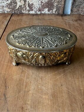 1960’s Japanese Trinket Box Footed Red Velvet 2.25” X 3.75” Marked Felt On Feet